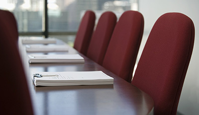 Meeting area with table and chairs 