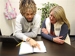 Gwinnett Online Campus student with teacher
