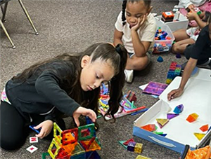 Shiloh ES students building with LEGOS