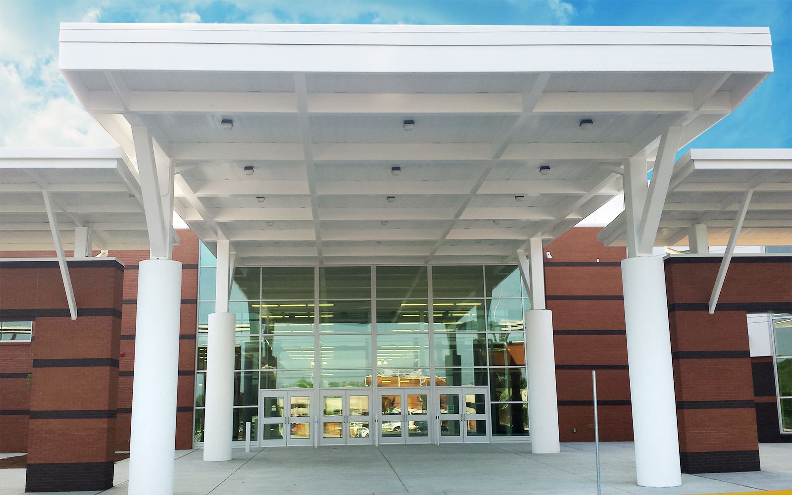 Front of Discovery High School