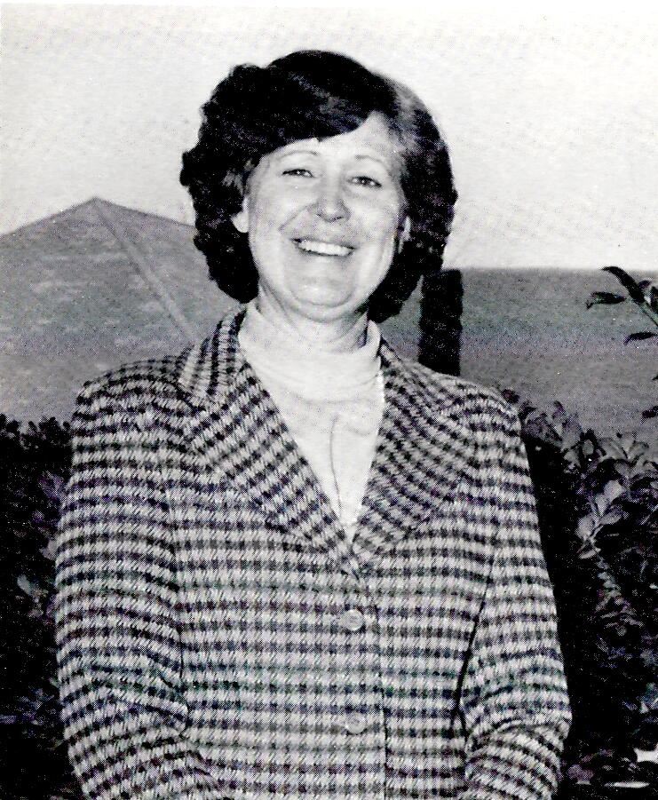  Elise Roberts